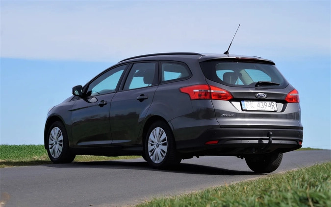 Ford Focus cena 29700 przebieg: 140000, rok produkcji 2015 z Kalisz małe 781